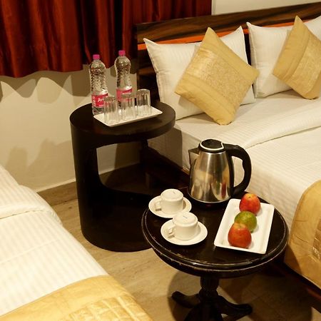Hotel Classic Plaza At Delhi Airport 新德里 外观 照片