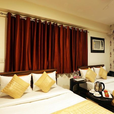 Hotel Classic Plaza At Delhi Airport 新德里 外观 照片