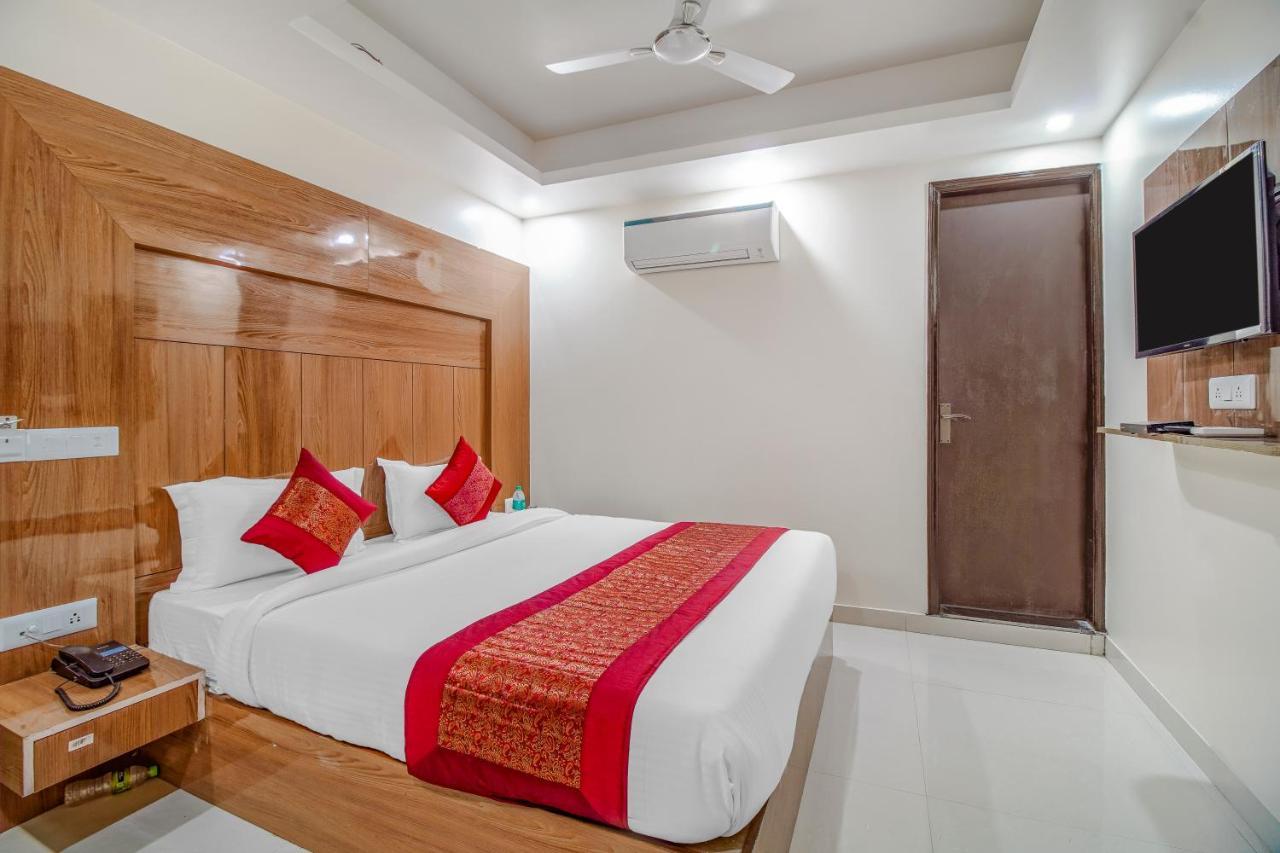 Hotel Classic Plaza At Delhi Airport 新德里 外观 照片