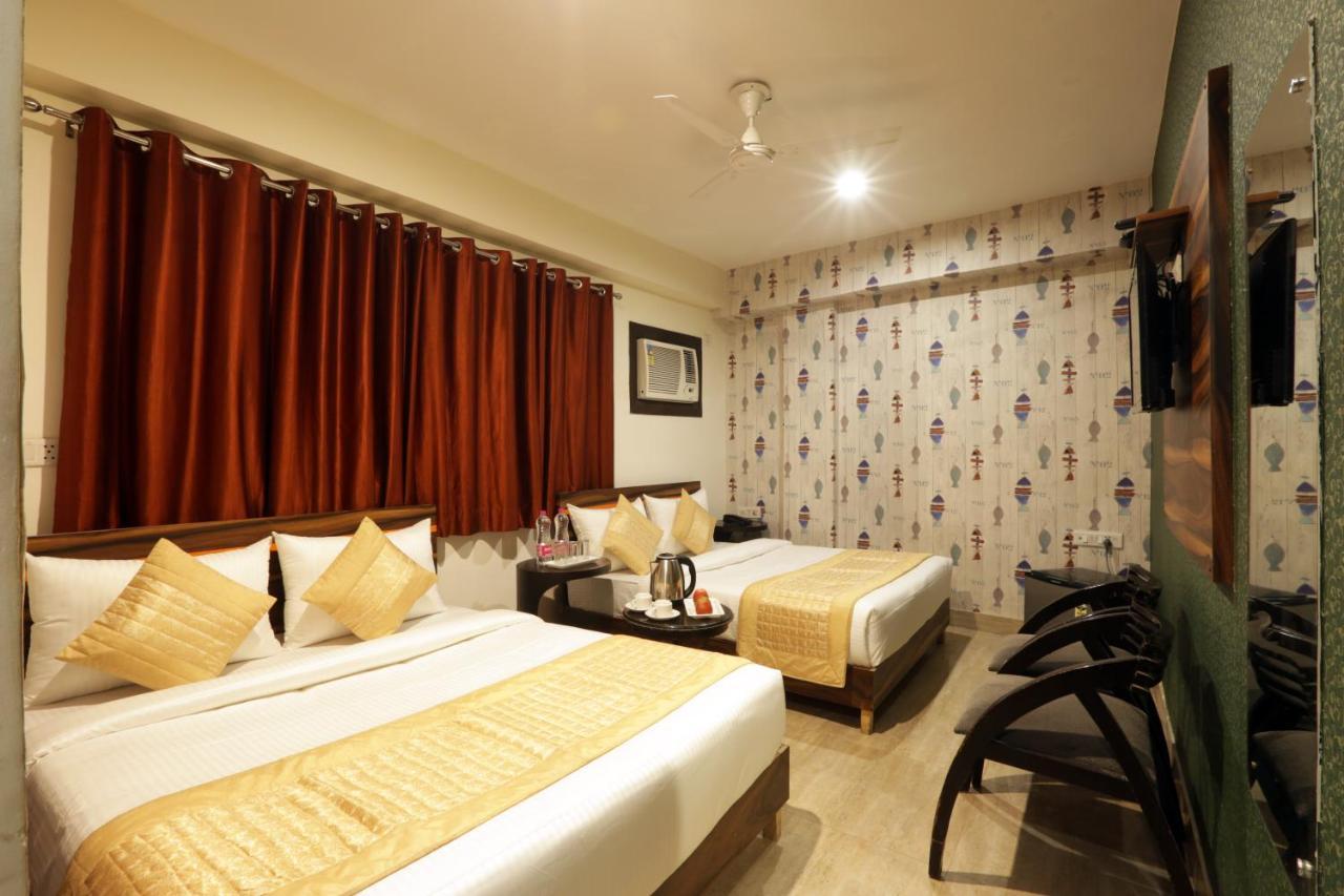 Hotel Classic Plaza At Delhi Airport 新德里 外观 照片