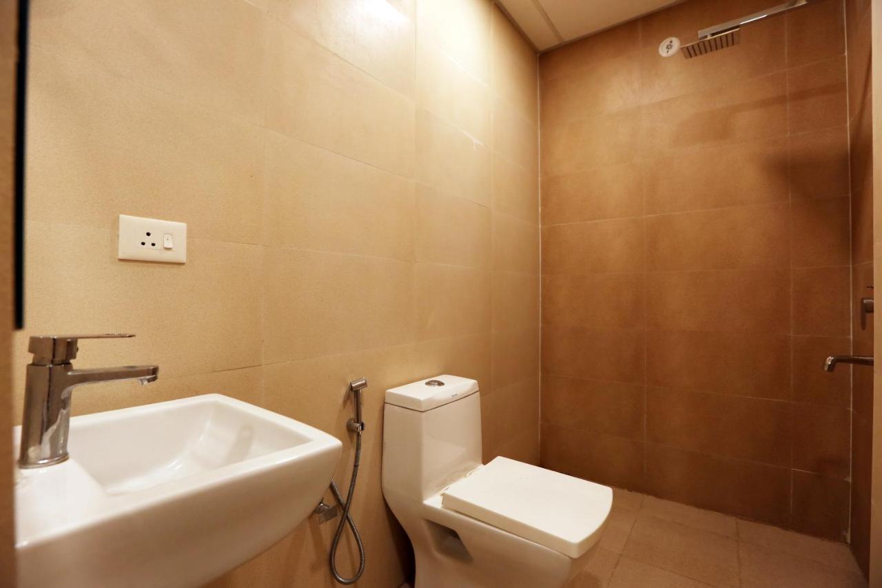 Hotel Classic Plaza At Delhi Airport 新德里 外观 照片