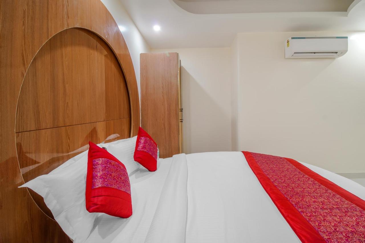 Hotel Classic Plaza At Delhi Airport 新德里 外观 照片