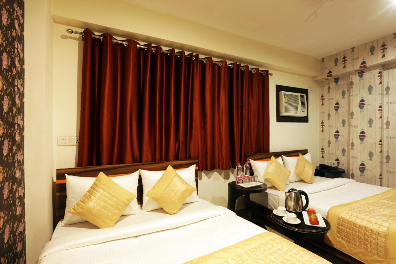 Hotel Classic Plaza At Delhi Airport 新德里 外观 照片