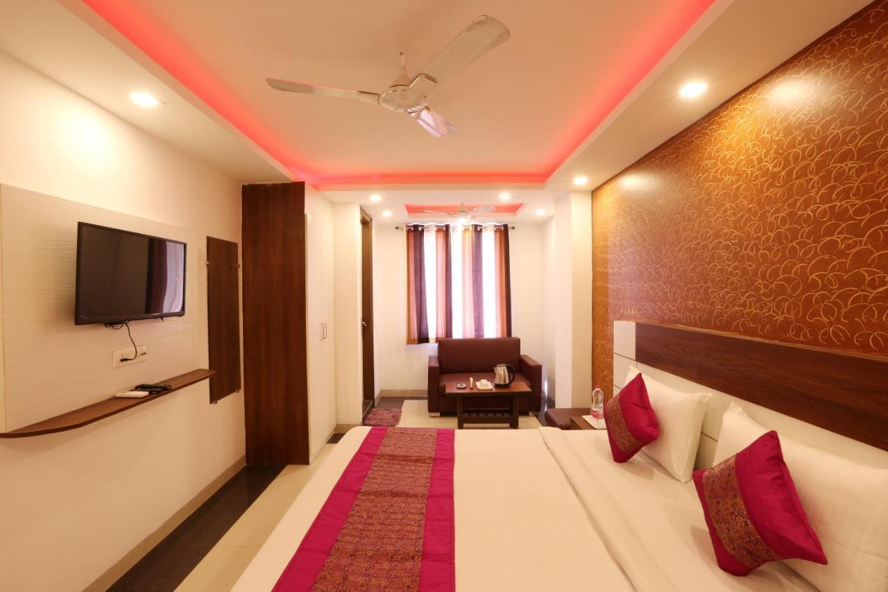 Hotel Classic Plaza At Delhi Airport 新德里 外观 照片