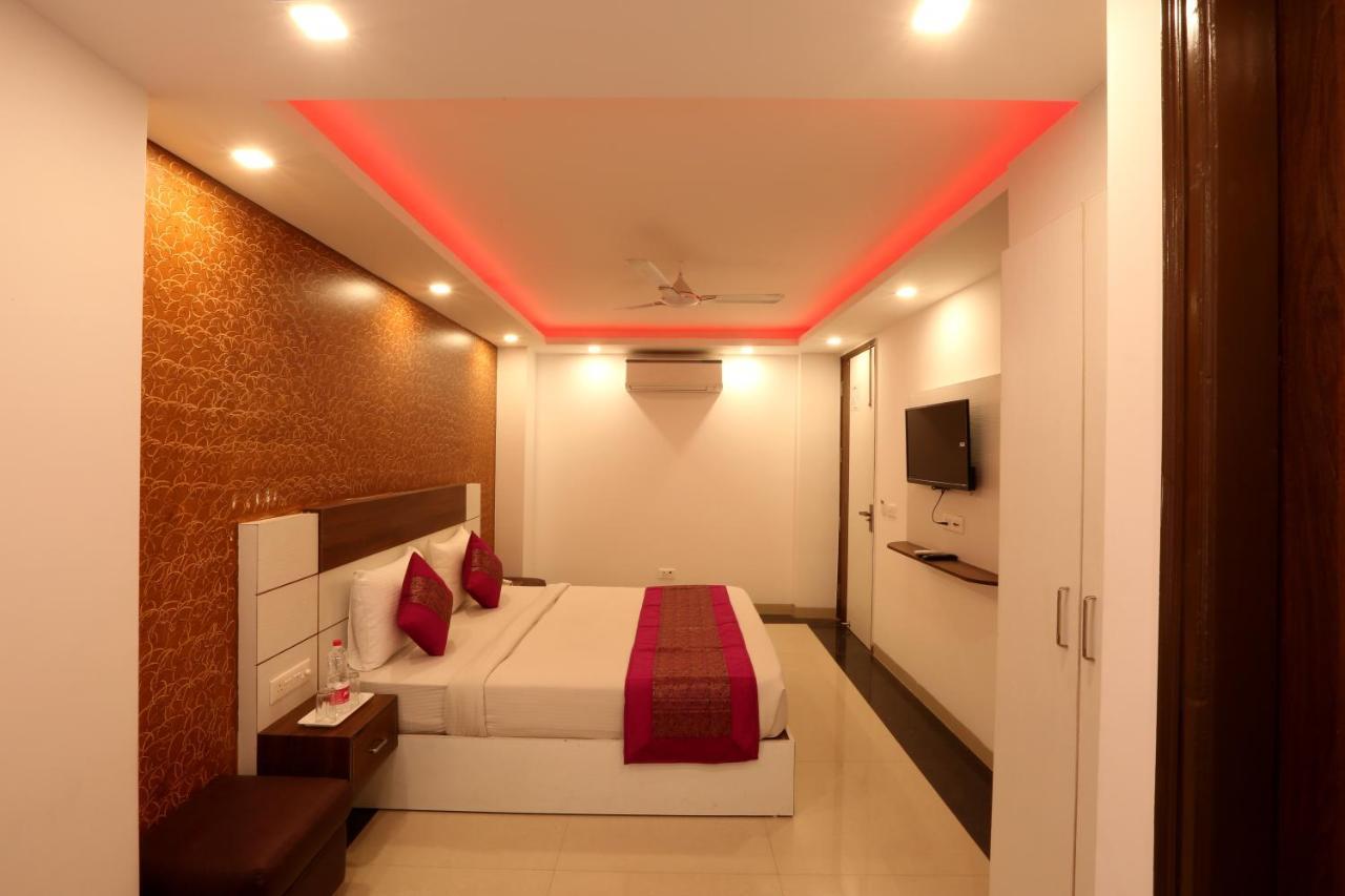 Hotel Classic Plaza At Delhi Airport 新德里 外观 照片